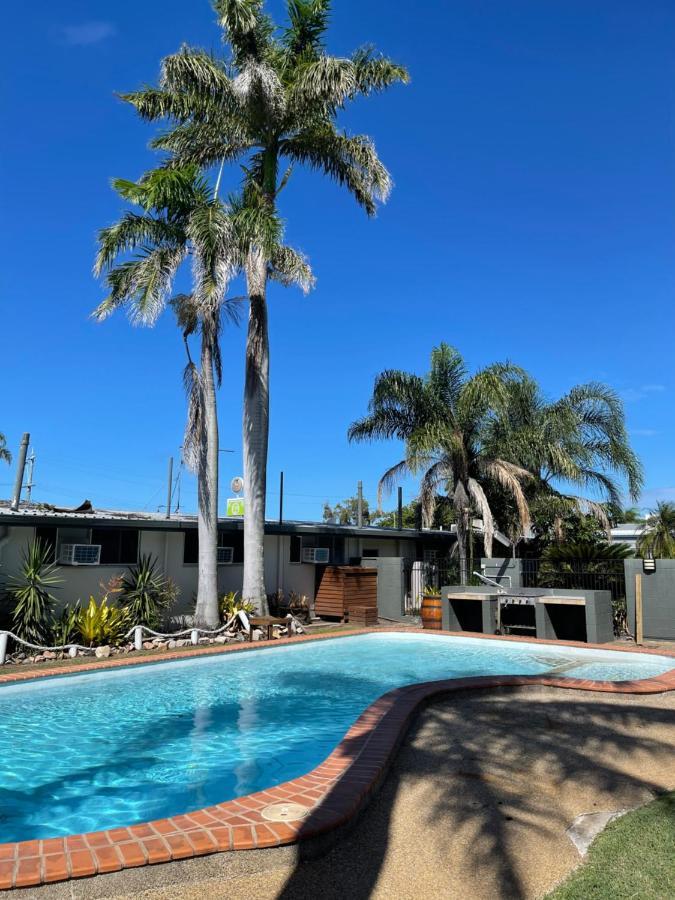 Queens Beach Hotel Bowen Exterior foto